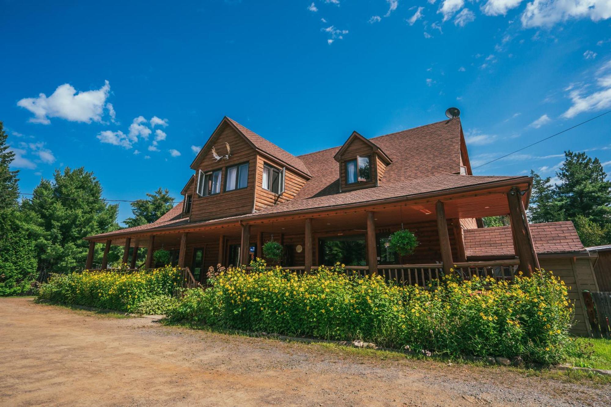L'Auberge Refuge Du Trappeur Saint Mathieu Du Parc Exterior foto